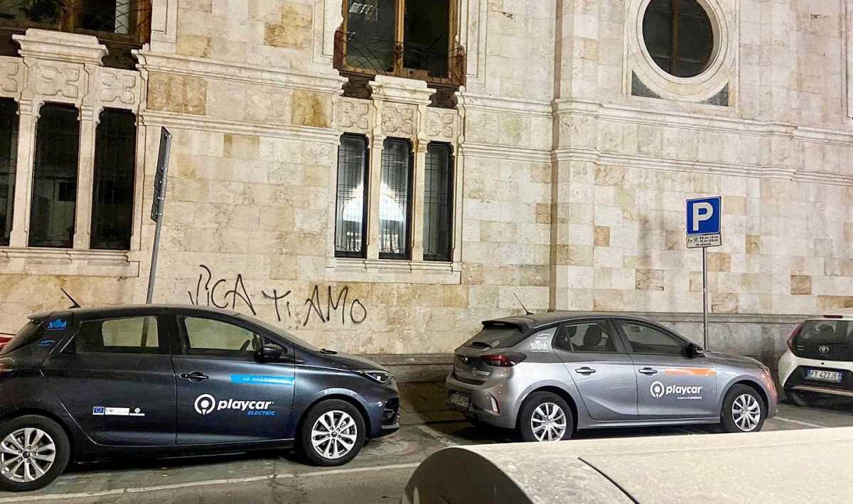 sfregiato-palazzo-bacaredda