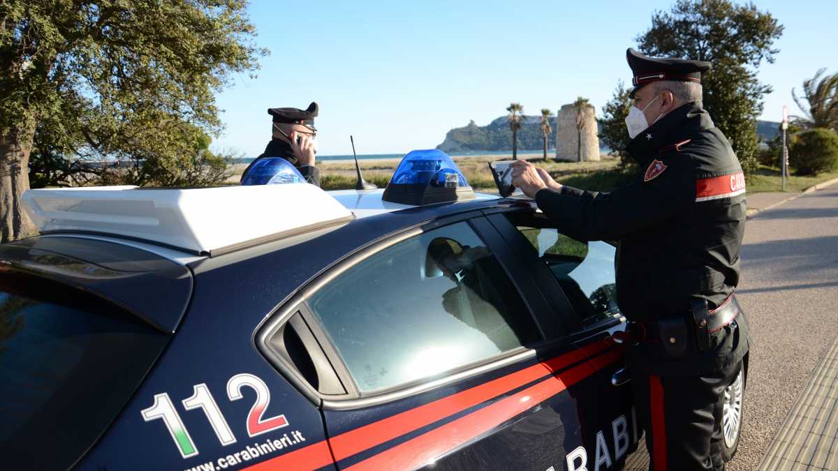 Carabinieri-al-Poetto-per-un-ciclista-travolto-da-un-cavallo