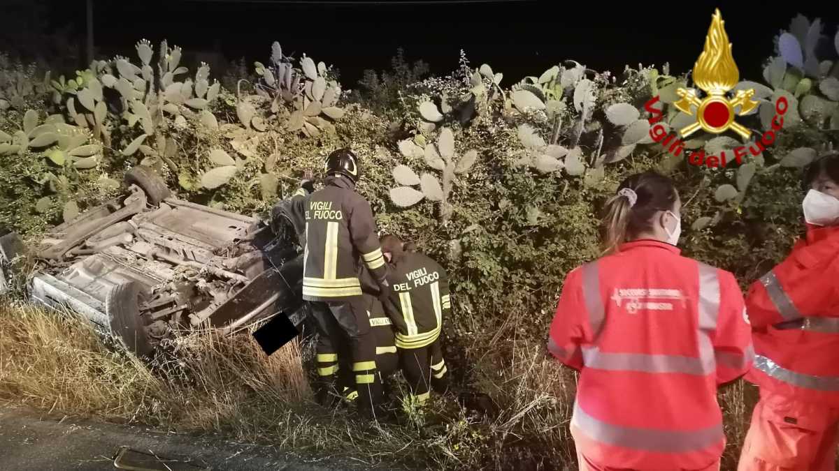 aUTO-FUORI-STRADA-A-sAN-SPERATE