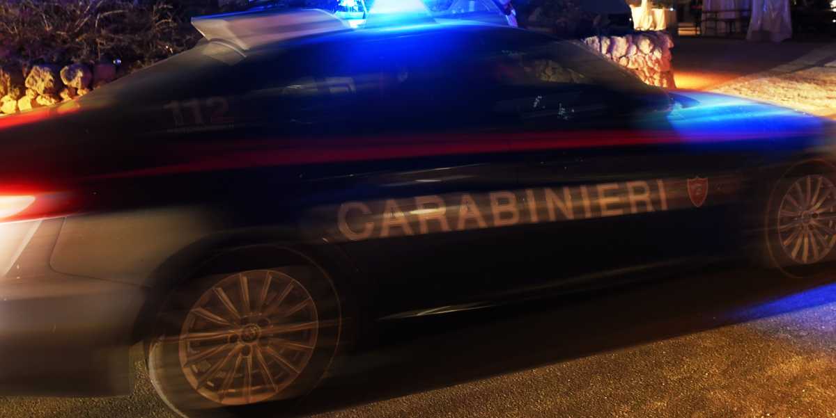auto-carabinieri-in-corsa