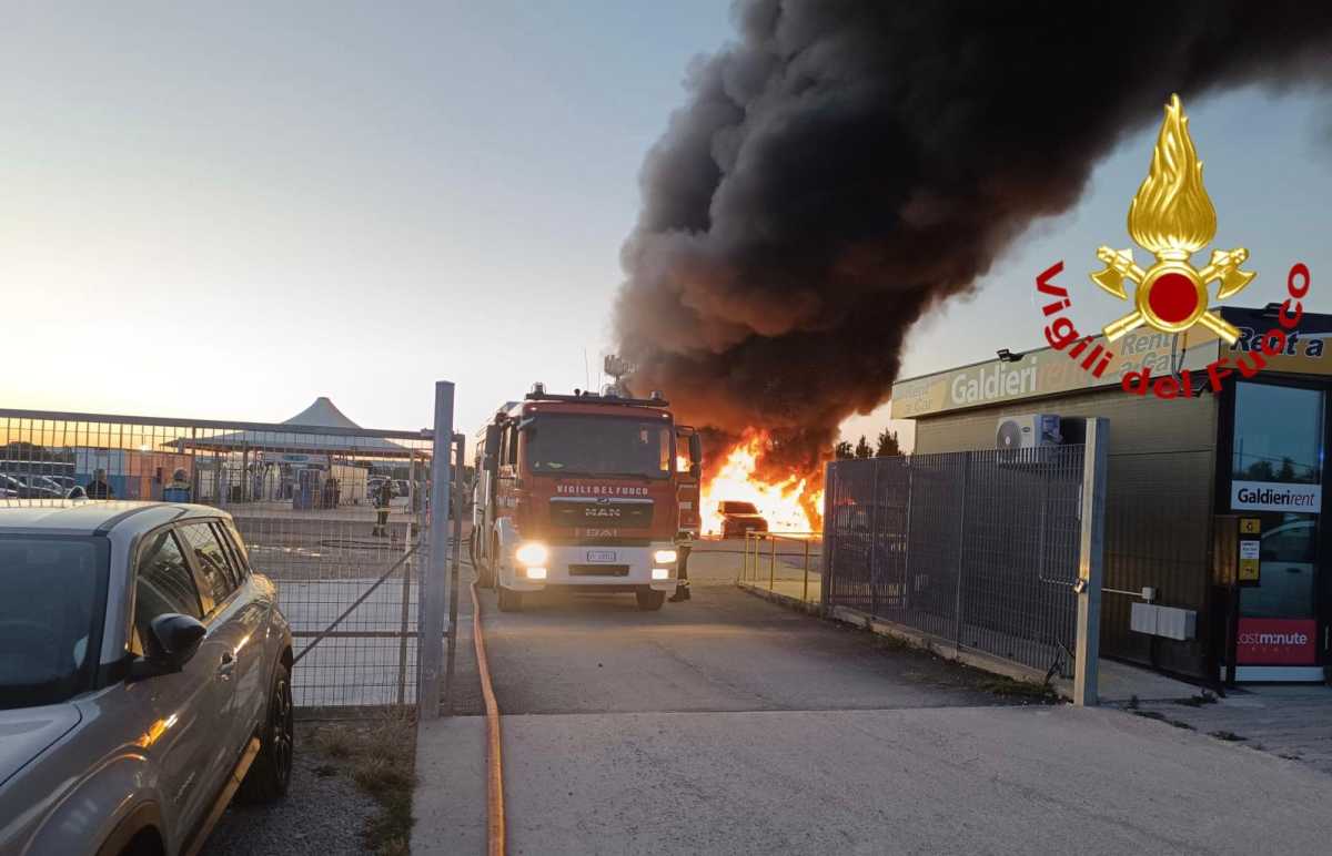 INCENDIO ALGHERO AEROPORTO INCENDIO-ALGHERO-AEROPORTO