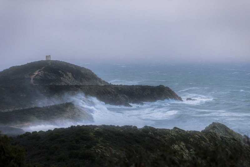 Onde-e-vento-a-Capo-Malfatano