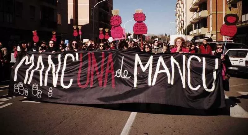 YouTG.NET - Non una di meno, a Cagliari grande manifestazione femminista  per l'8 marzo